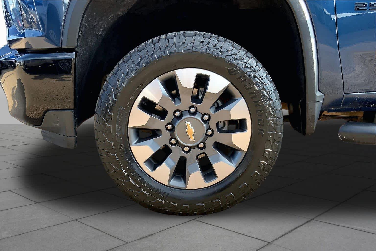 Used 2021 Northsky Blue Metallic Chevrolet Custom image 11