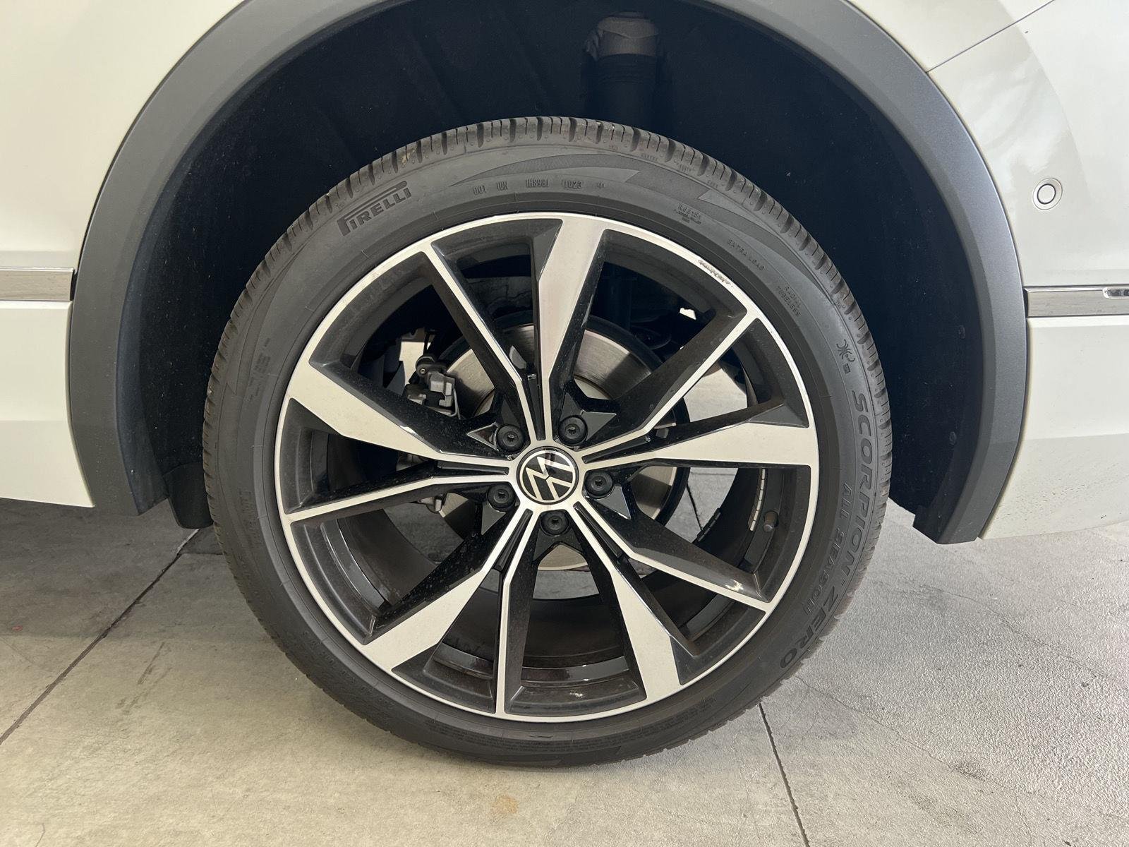 2023 Volkswagen Tiguan SEL R-LINE - Photo 10
