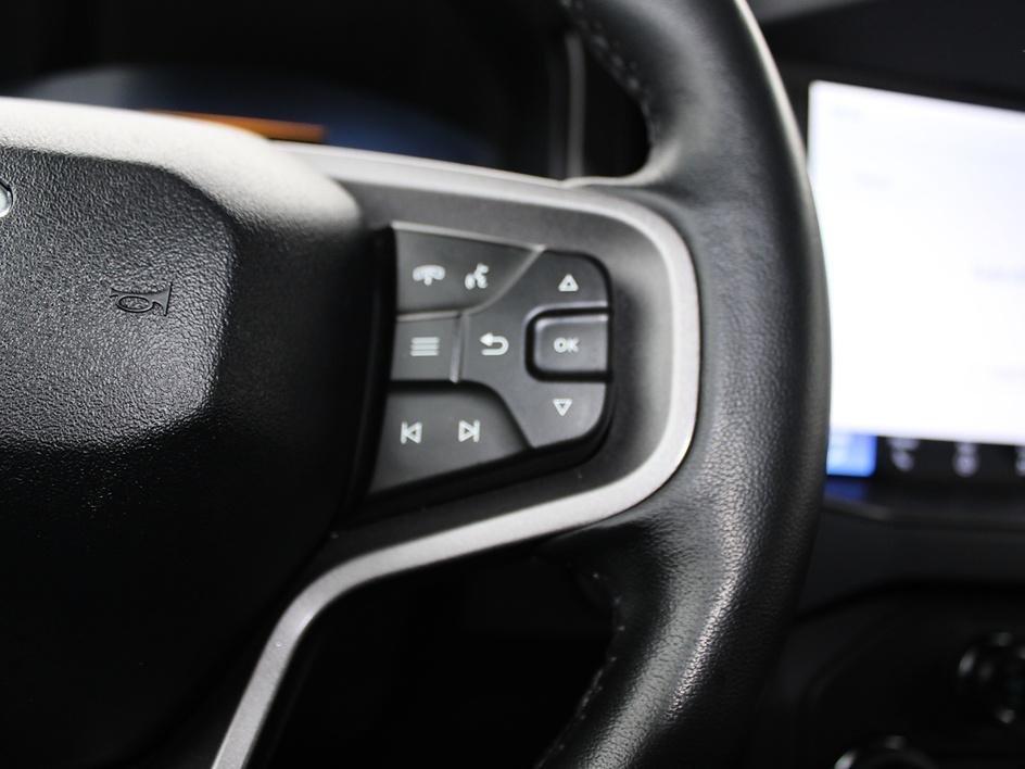 Used 2025 Gray Ford Badlands image 24