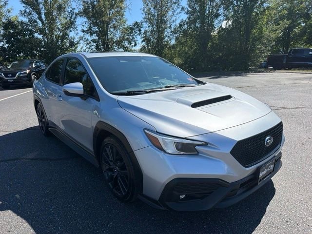 Used 2023 Ice Silver Metallic Subaru Limited image 1