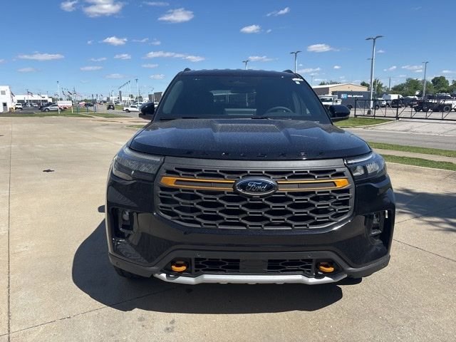 New 2026 Agate Black Metallic Ford Tremor image 3