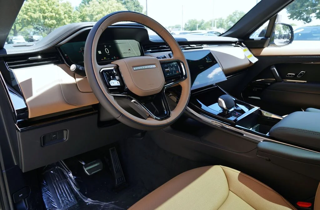 New 2026 Carpathian Grey Land Rover Dynamic SE image 15