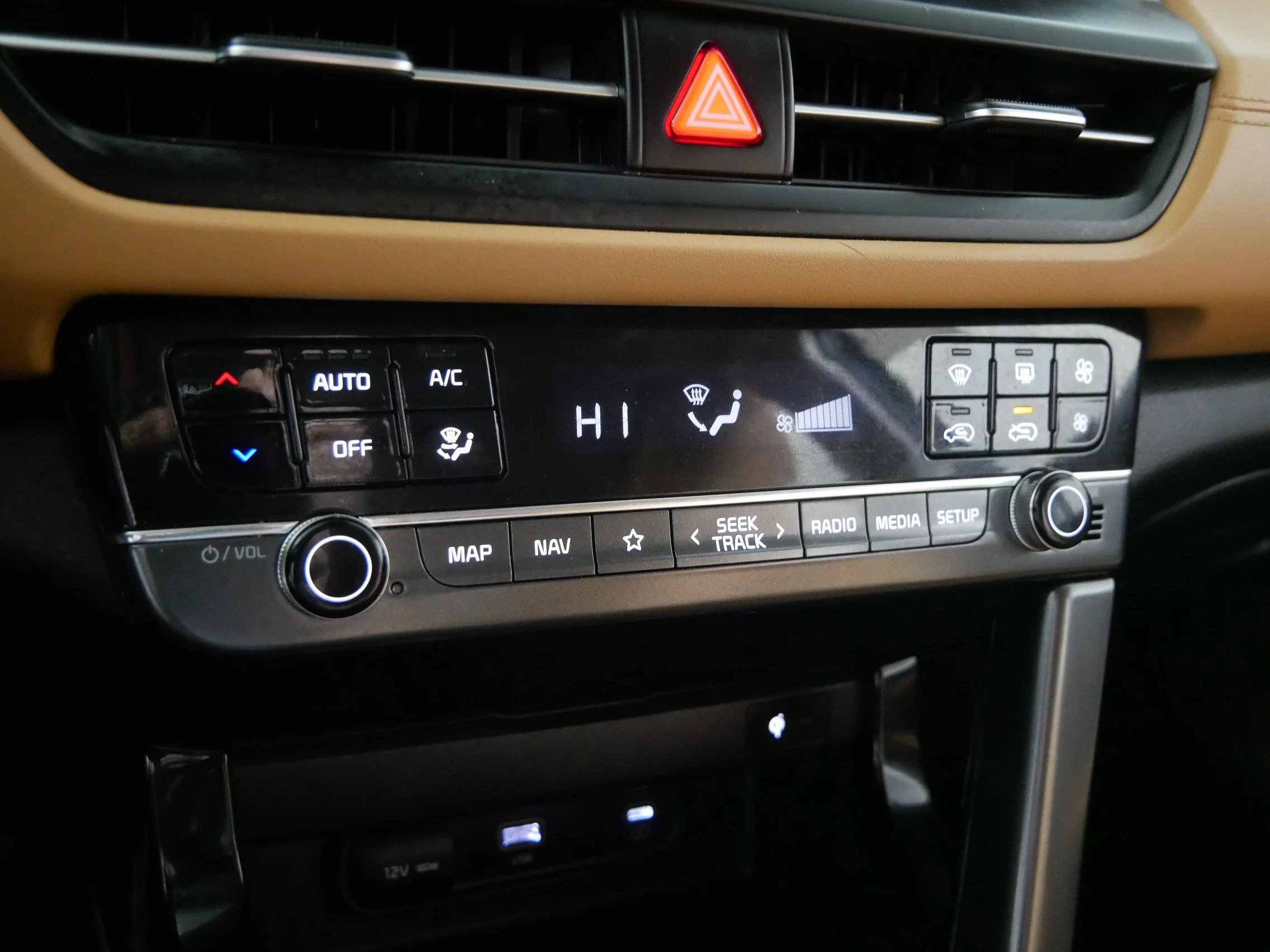 Used 2024 Fusion Black Kia SX image 23