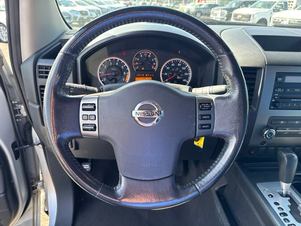 Used 2010 Silver Nissan SE image 21