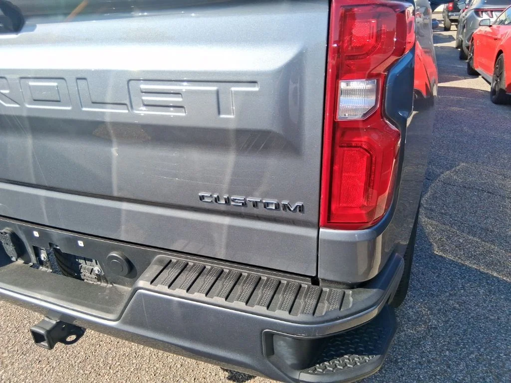 Used 2020 Gray Chevrolet Custom image 9