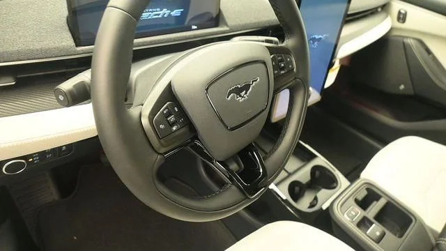 New 2026 Star White Metallic Tri-coat Ford Premium image 15