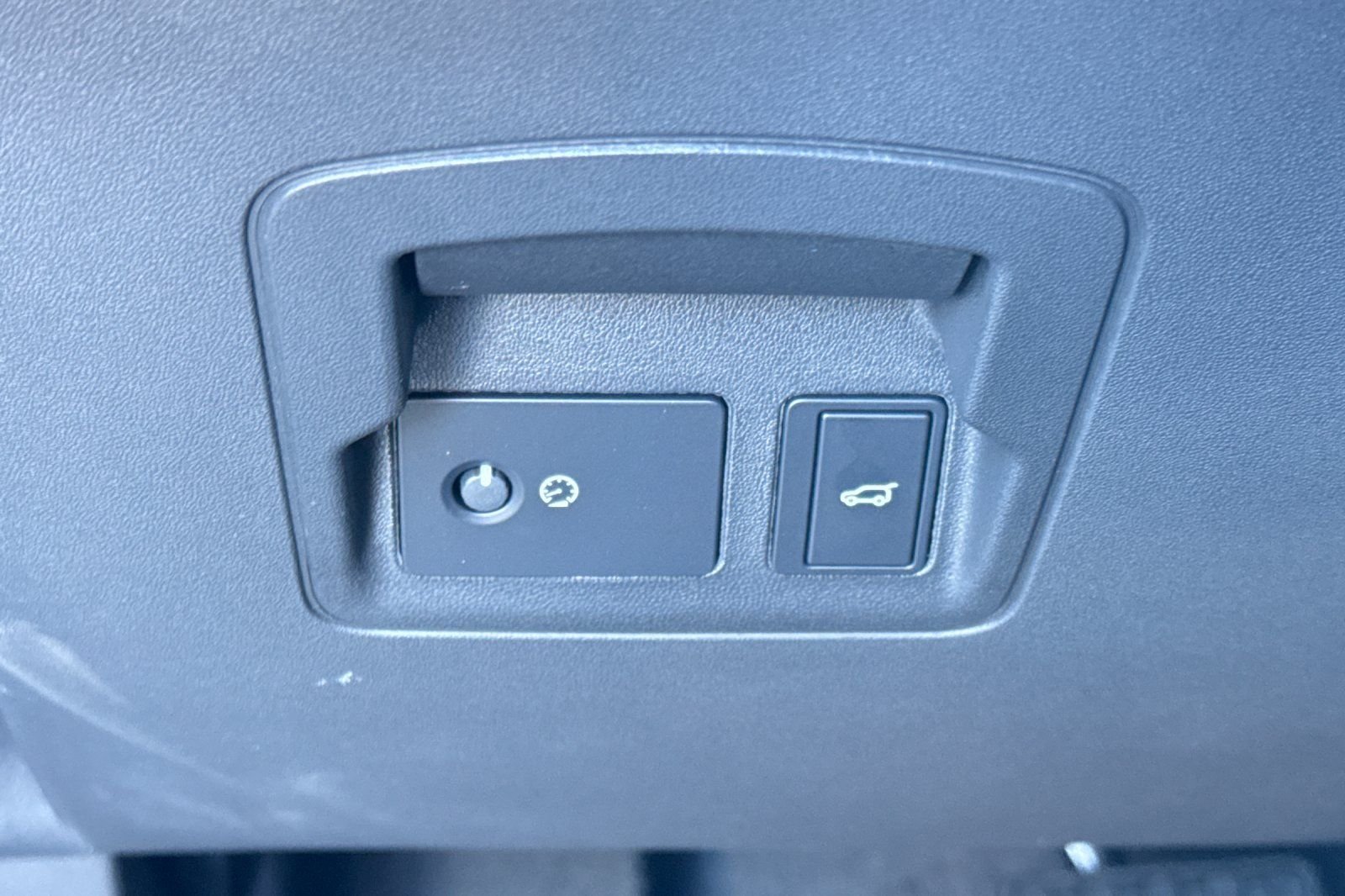 New 2026 Zadar Grey Land Rover S image 32