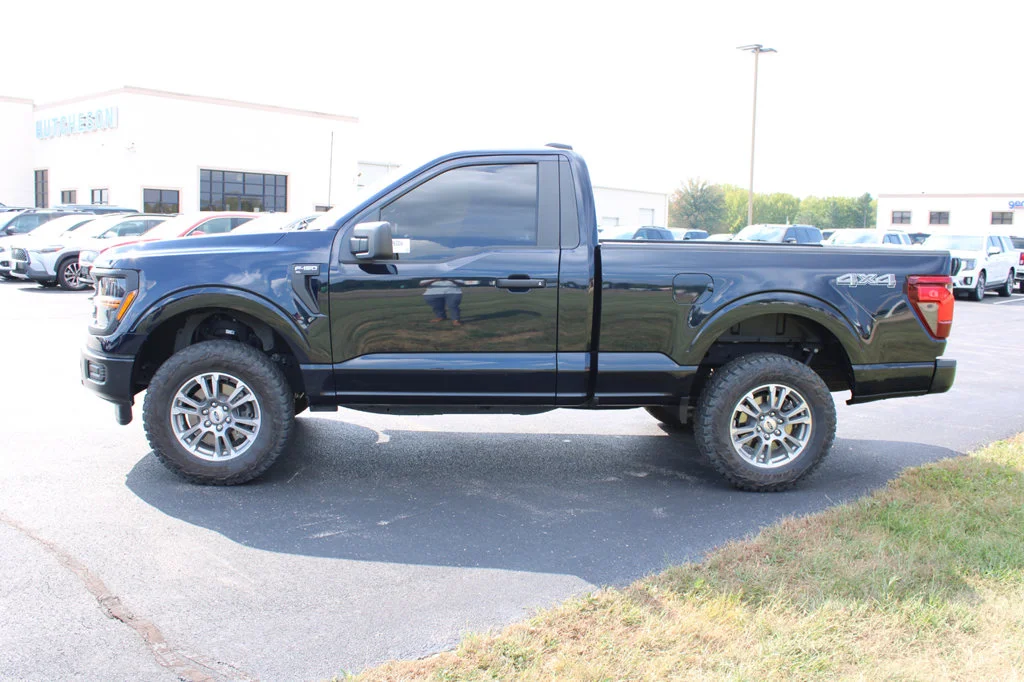 Used 2024 Blue Metallic Ford XL image 5