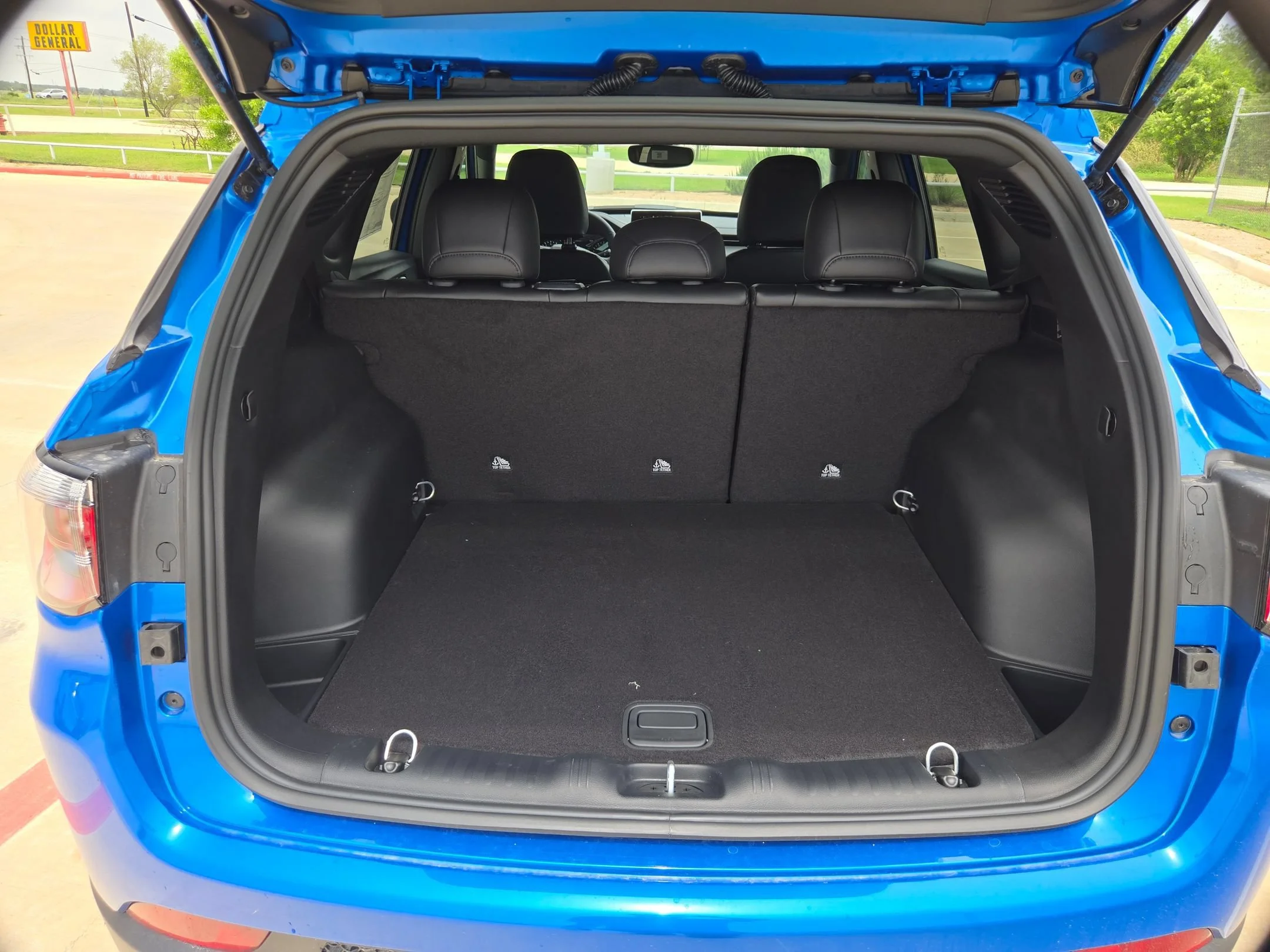New 2026 Hydro Blue Pearlcoat Jeep Latitude image 22