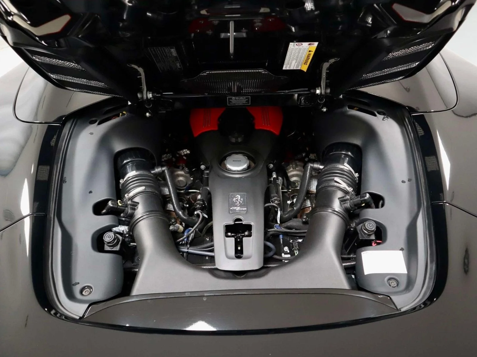 Used 2019 Nero Ferrari  image 14