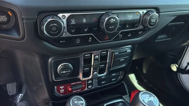 Used 2024 White Jeep Rubicon image 32