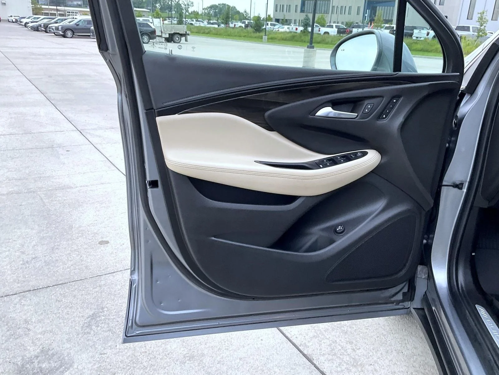 Used 2020 Gray Buick Essence image 10