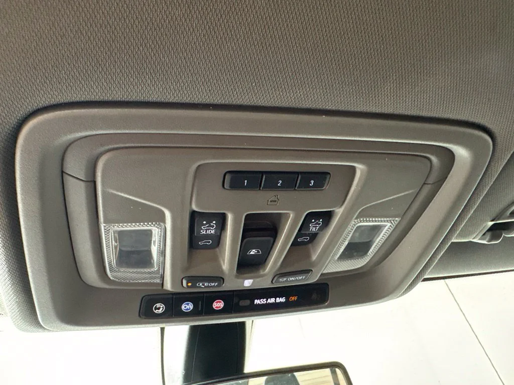 Used 2022 White Chevrolet LT Trail Boss image 43