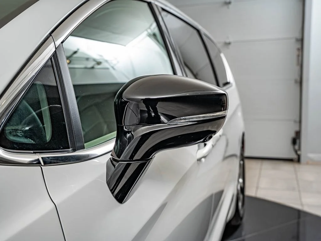 Used 2024 Bright White Clearcoat Chrysler Limited image 9