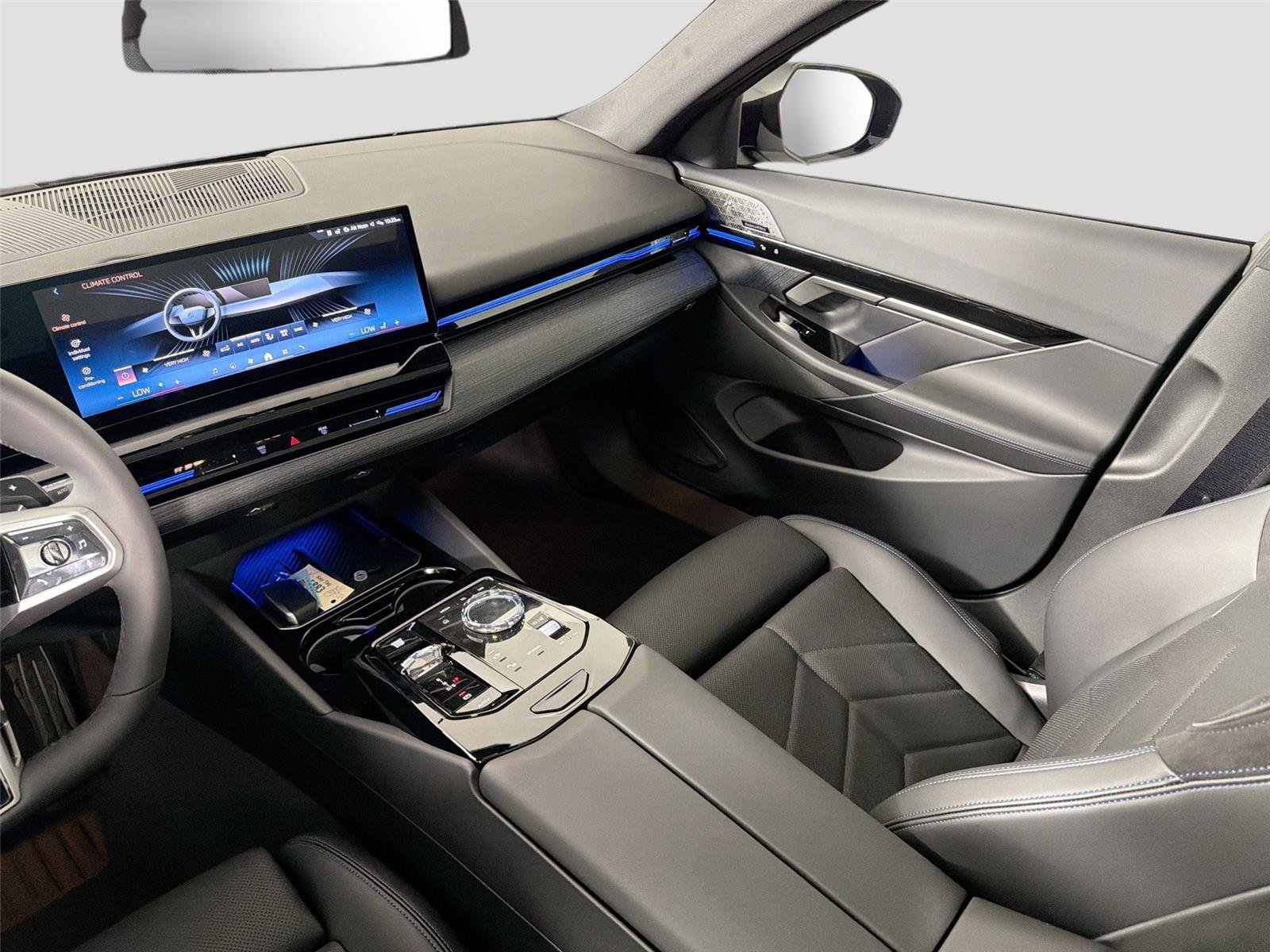 2026 BMW 5 Series 530i - Photo 25