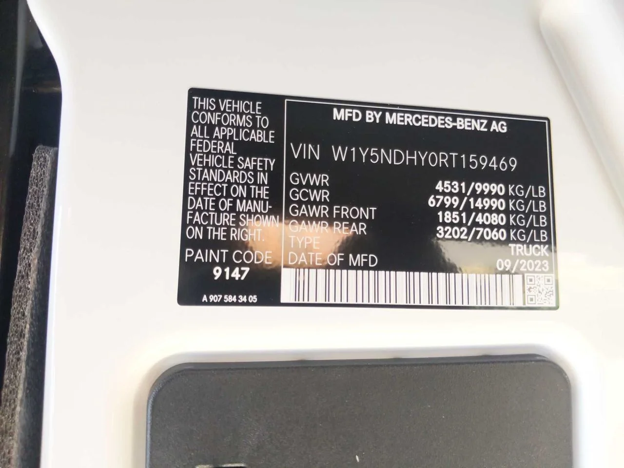 New 2024 Arctic White Mercedes-Benz Cargo 170 WB Extended image 11