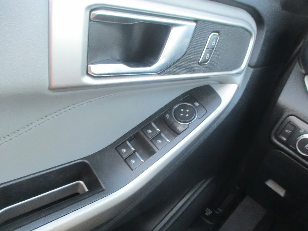 2022 Ford Explorer XLT - Photo 16