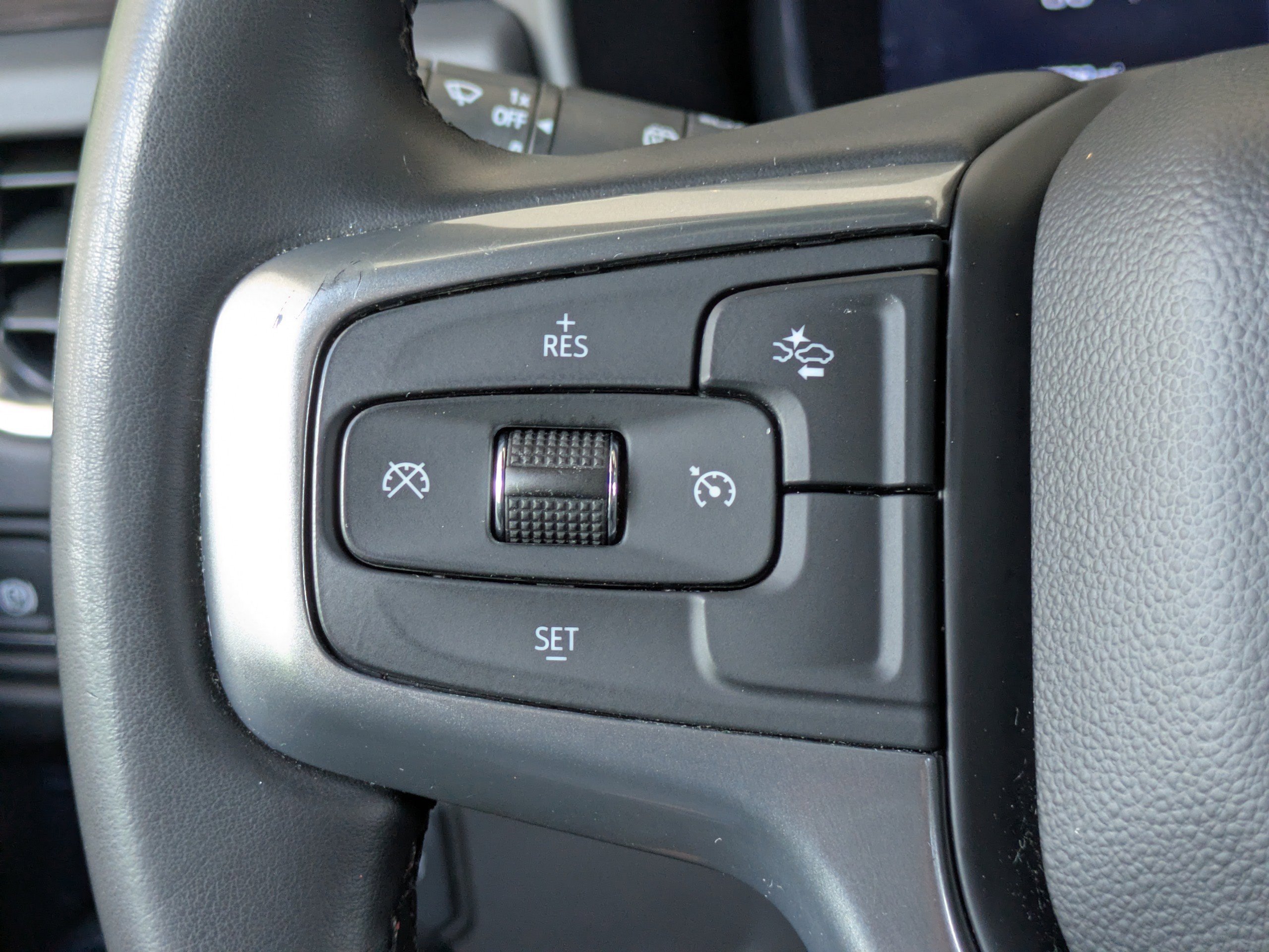Used 2024 Midnight Blue Metallic Chevrolet LT image 28