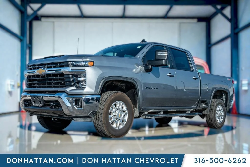 2025 Chevrolet Silverado HD LT 4WD Crew Cab Standard Box SRW's photo