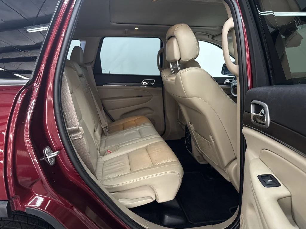 Used 2018 Velvet Jeep Limited image 17