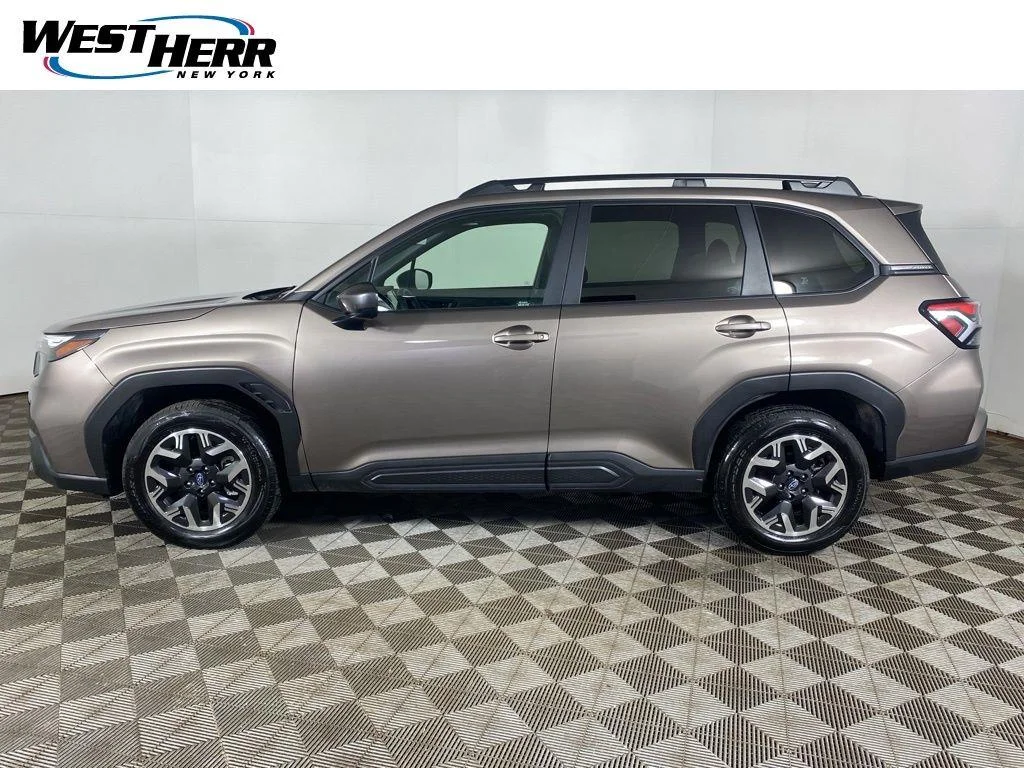 Used 2025 Brilliant Bronze Metallic Subaru Premium image 25