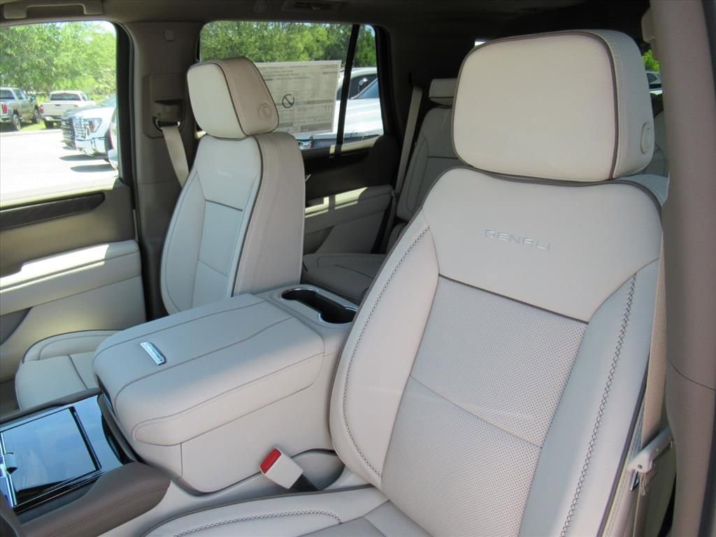 2026 GMC Yukon Denali - Photo 17