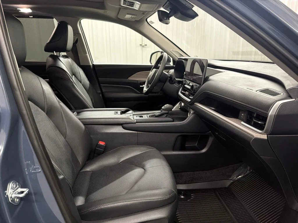 Used 2026 Cloud Toyota Limited image 28