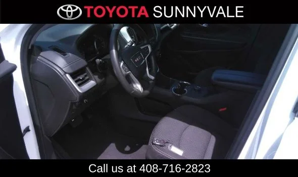 Used 2024 White GMC SLE image 4