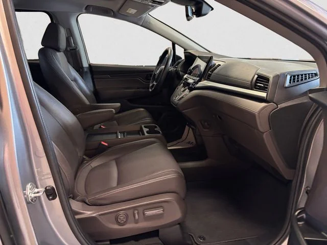 Used 2024 Lunar Silver Metallic Honda EX-L image 16