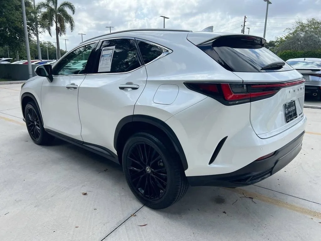 Used 2022 White Pearl Lexus 350 Luxury image 5