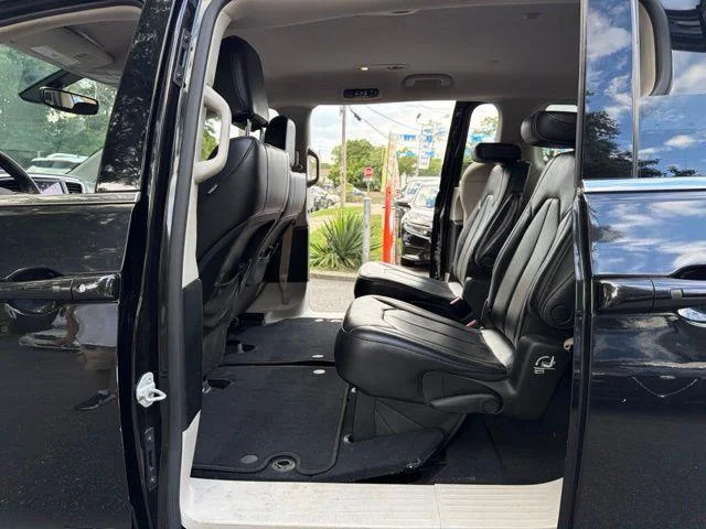 Used 2021 Black Chrysler LXI image 22