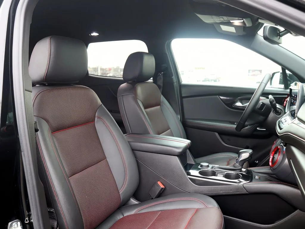 Used 2025 Black Chevrolet RS image 23