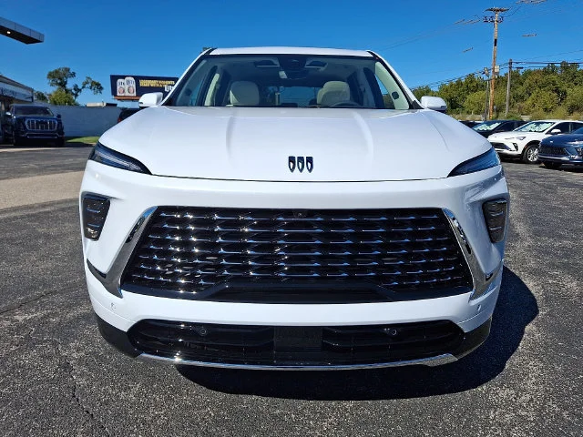 New 2027 Iridescent White Tricoat Buick Avenir image 2