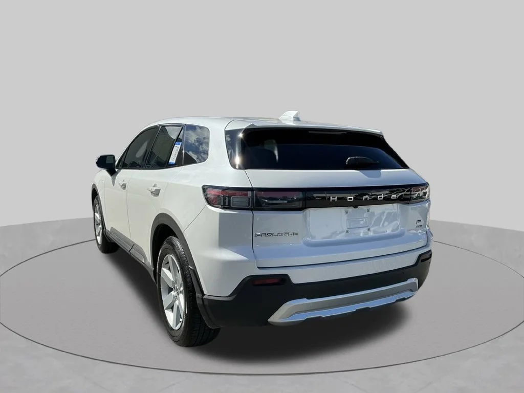 Used 2024  Honda EX image 4
