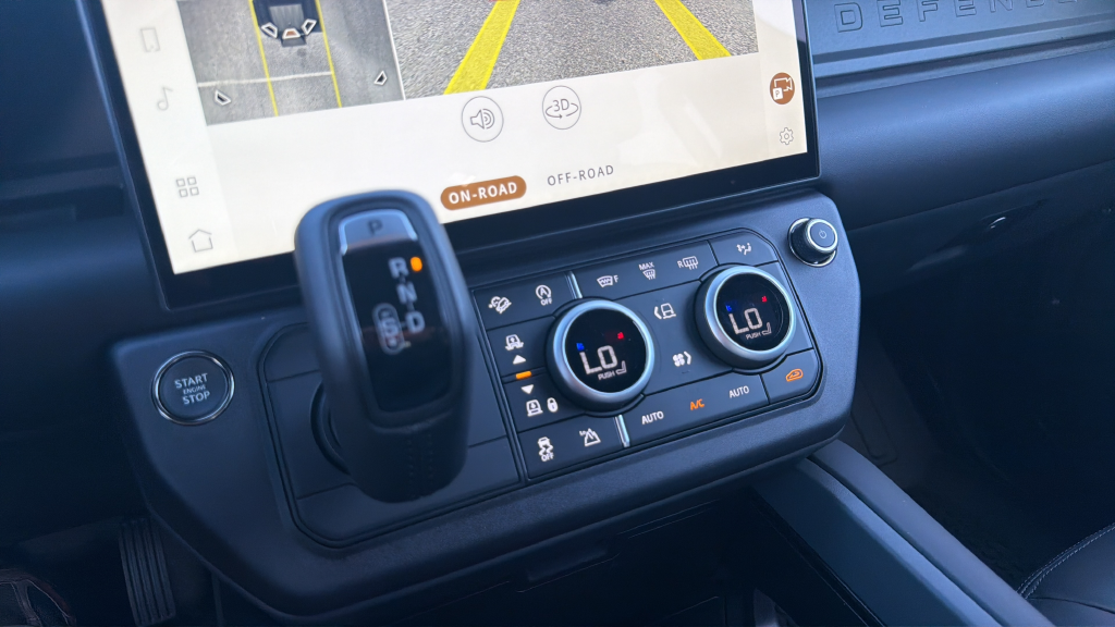 New 2026 Woolstone Green Land Rover X-Dynamic SE image 24