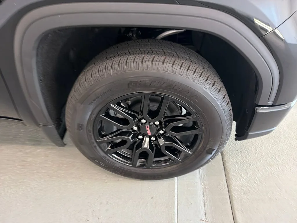 New 2026 Onyx Black GMC Pro image 4
