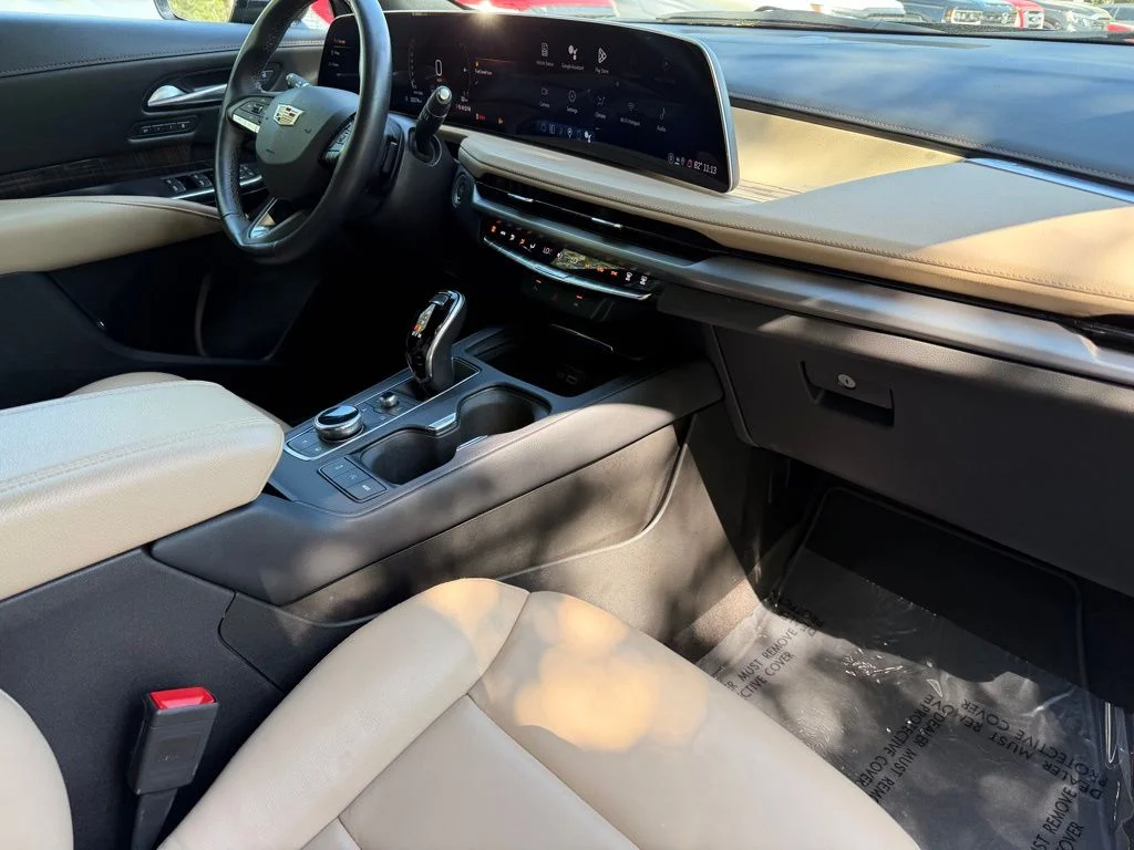 2025 Cadillac XT4 Premium Luxury - Photo 10