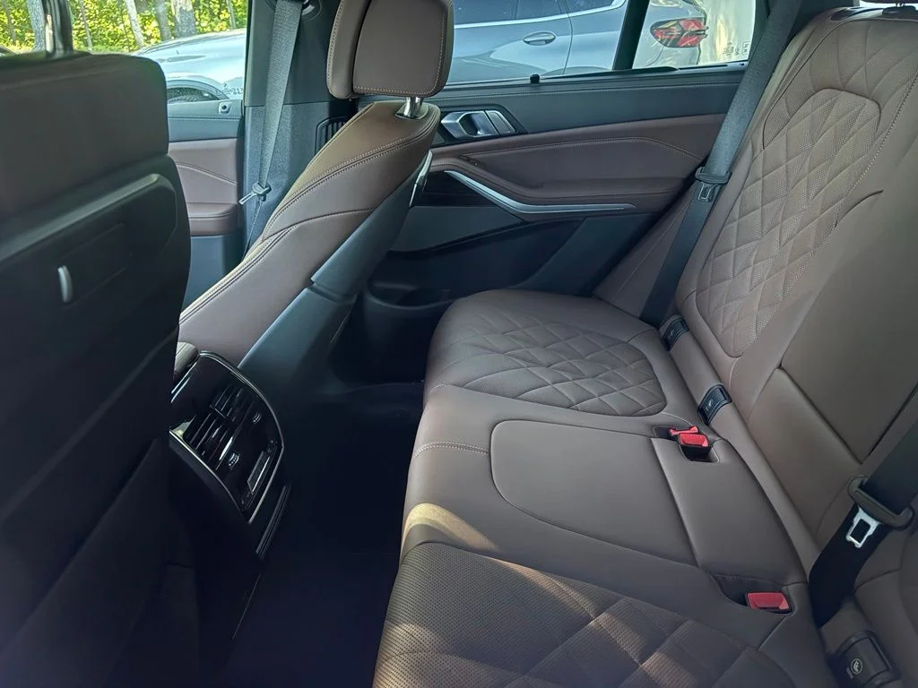 Certified Used 2026 Black BMW xDrive40i image 7