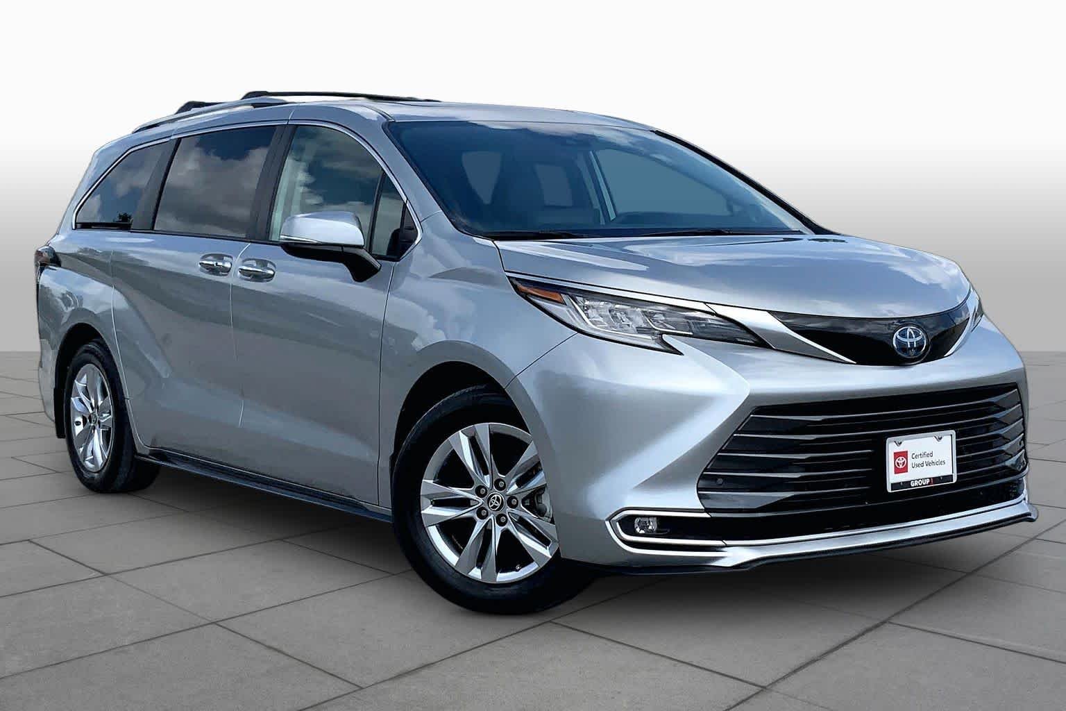 Pre-Owned 2023 Toyota Sienna Limited