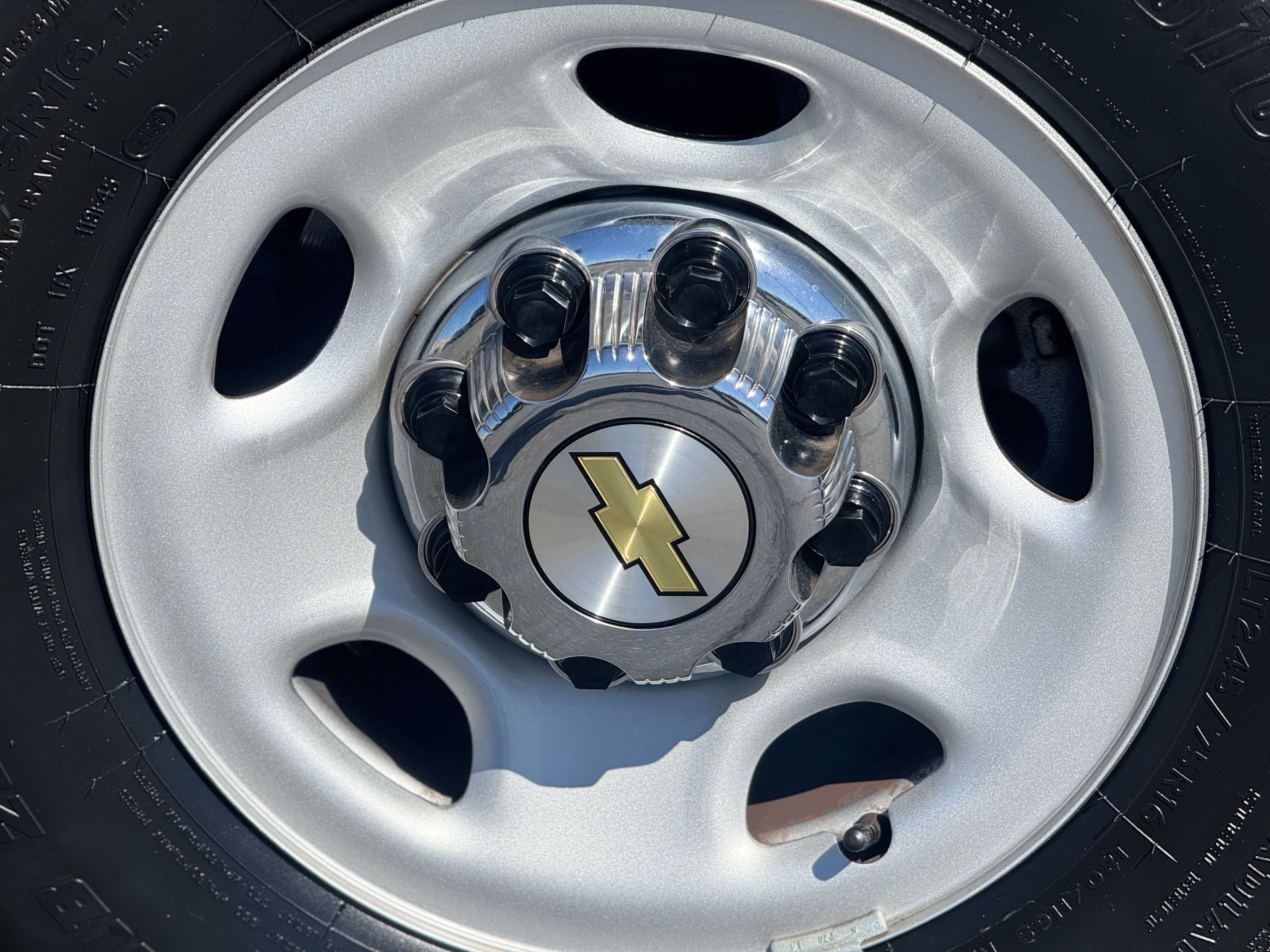 2025 Chevrolet Express Passenger LT - Photo 8