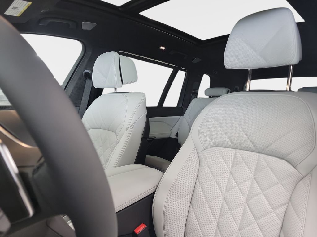 New 2027 Brooklyn Grey Metallic BMW xDrive40i image 9