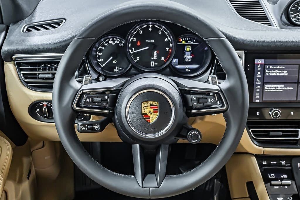 2025 Porsche Macan - Photo 14