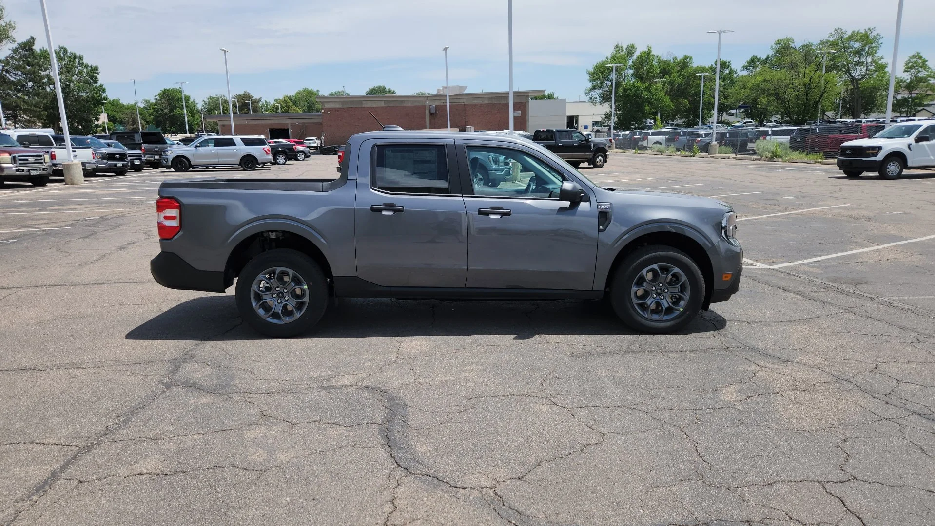 New 2026 Carbonized Gray Metallic Ford XLT image 17