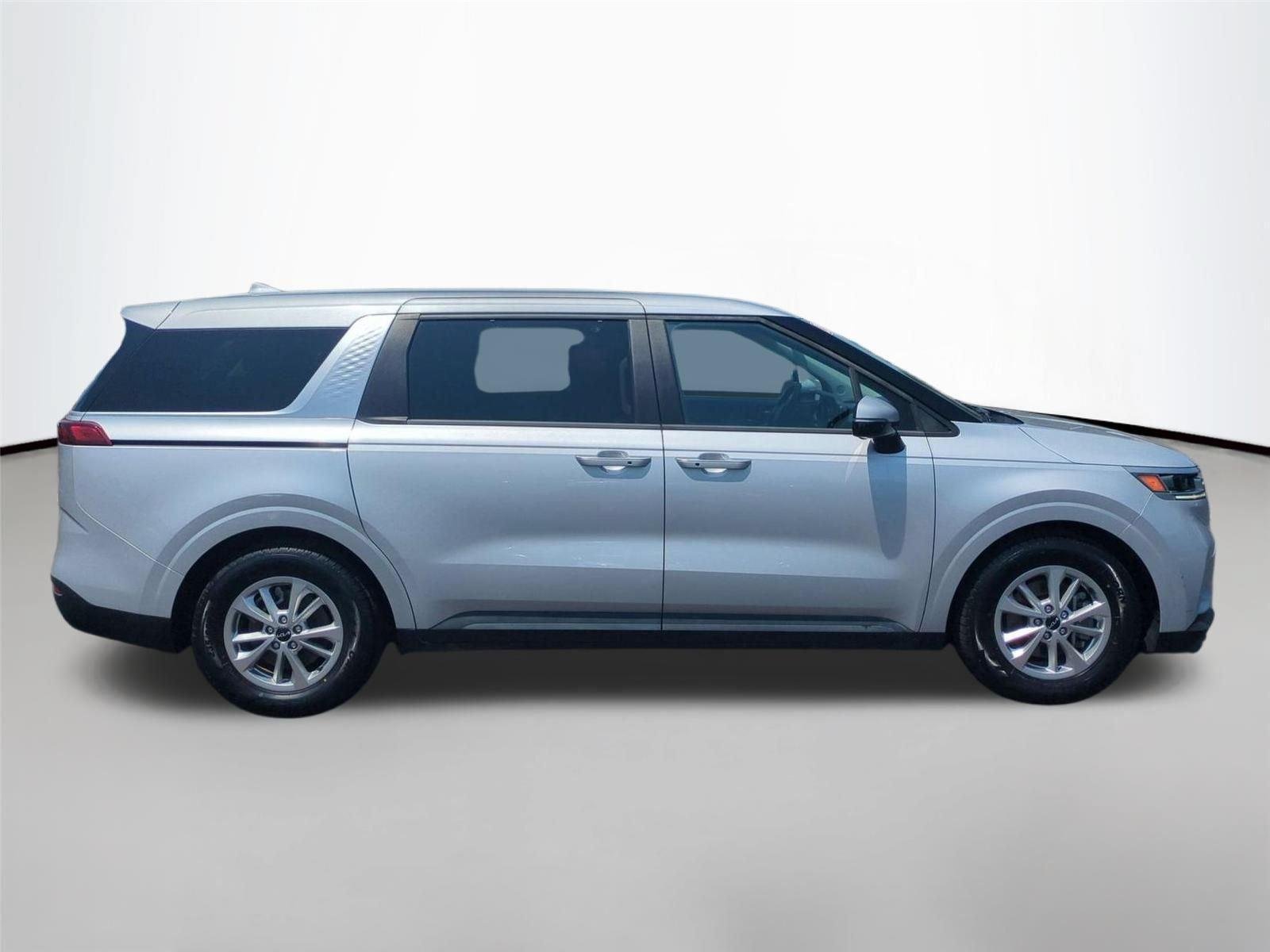Used 2022 Silky Silver Kia LXS image 6