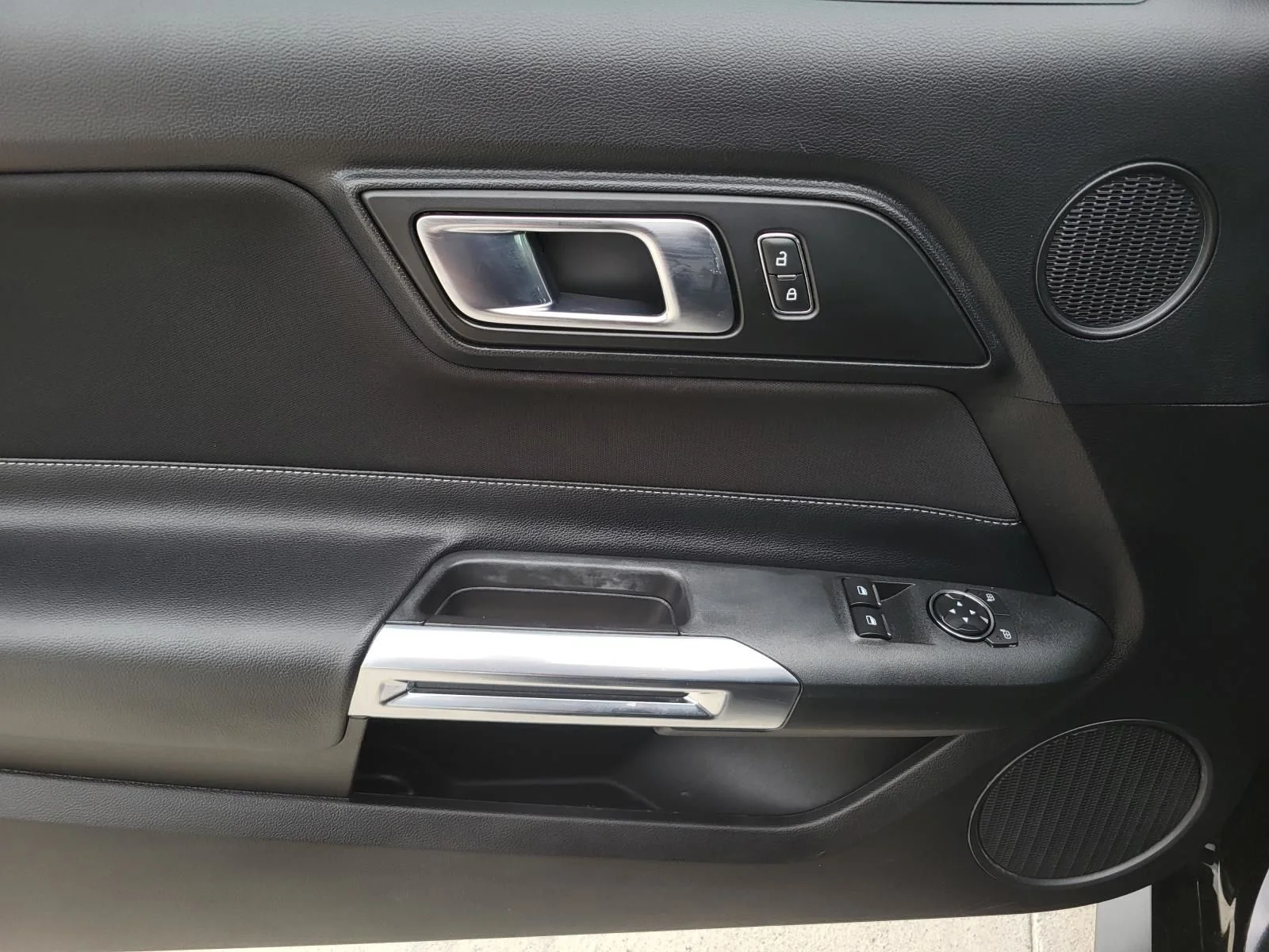 Used 2021 Black Ford GT image 13
