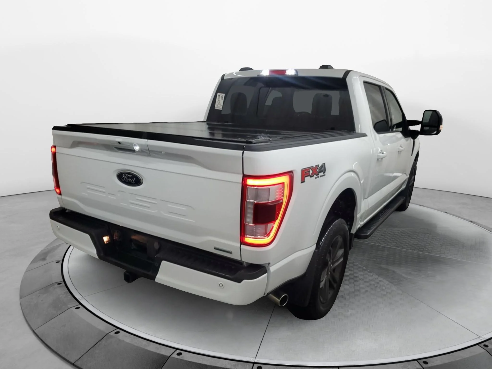 Certified Used 2023 Oxford White Ford LARIAT image 4