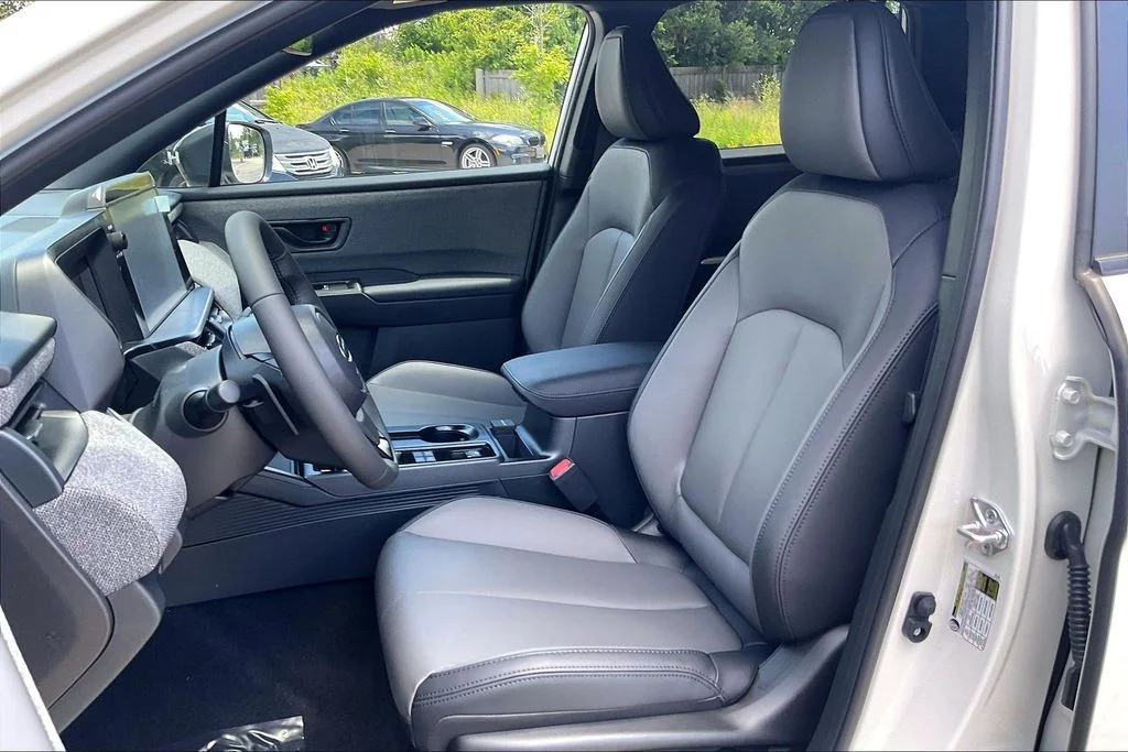 New 2026 CRYSTAL WHITE PEARL Subaru Premium image 9