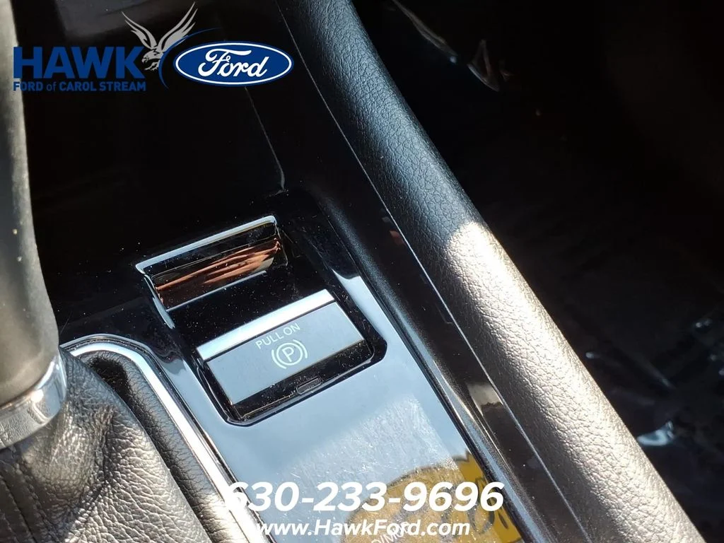 Used 2024 White Jeep Latitude image 15