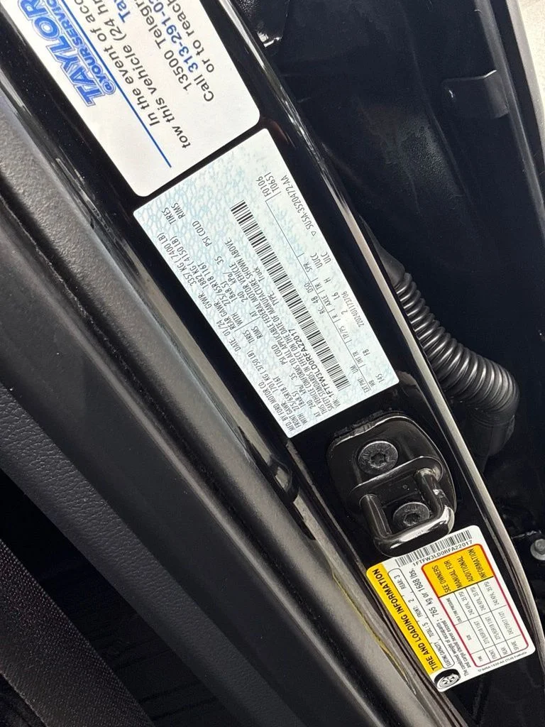 Used 2024 Black Ford XLT image 30