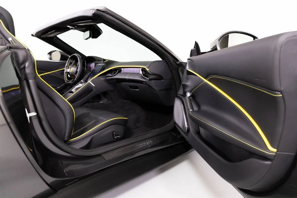 Used 2025 Grigio Silverstone Ferrari Base image 39